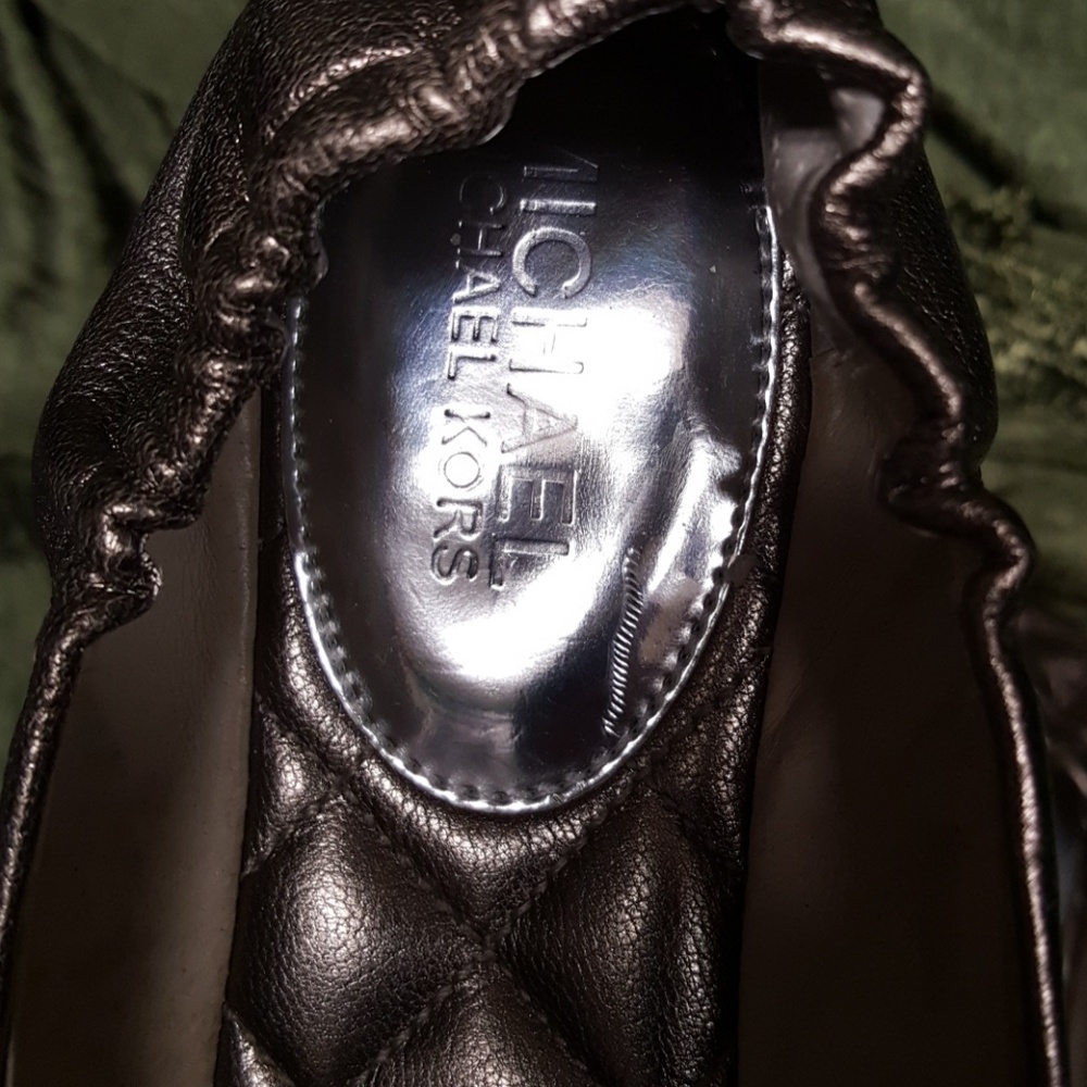 MK Metallic, greenish Gold color) Flats :sz 8 1/2 - Picture 5 of 8